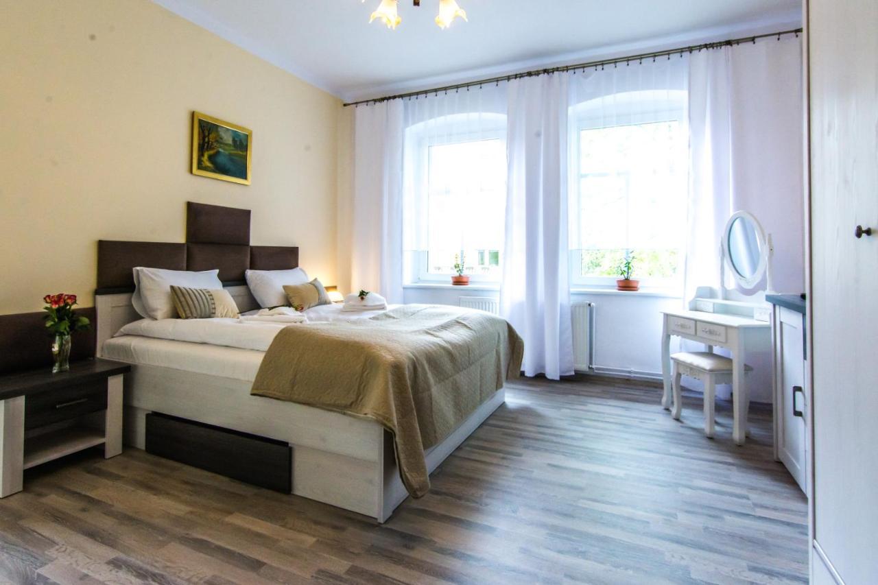 Apartamenty Izerskie - Ul. Wczasowa 8 Swieradow-Zdroj Bagian luar foto